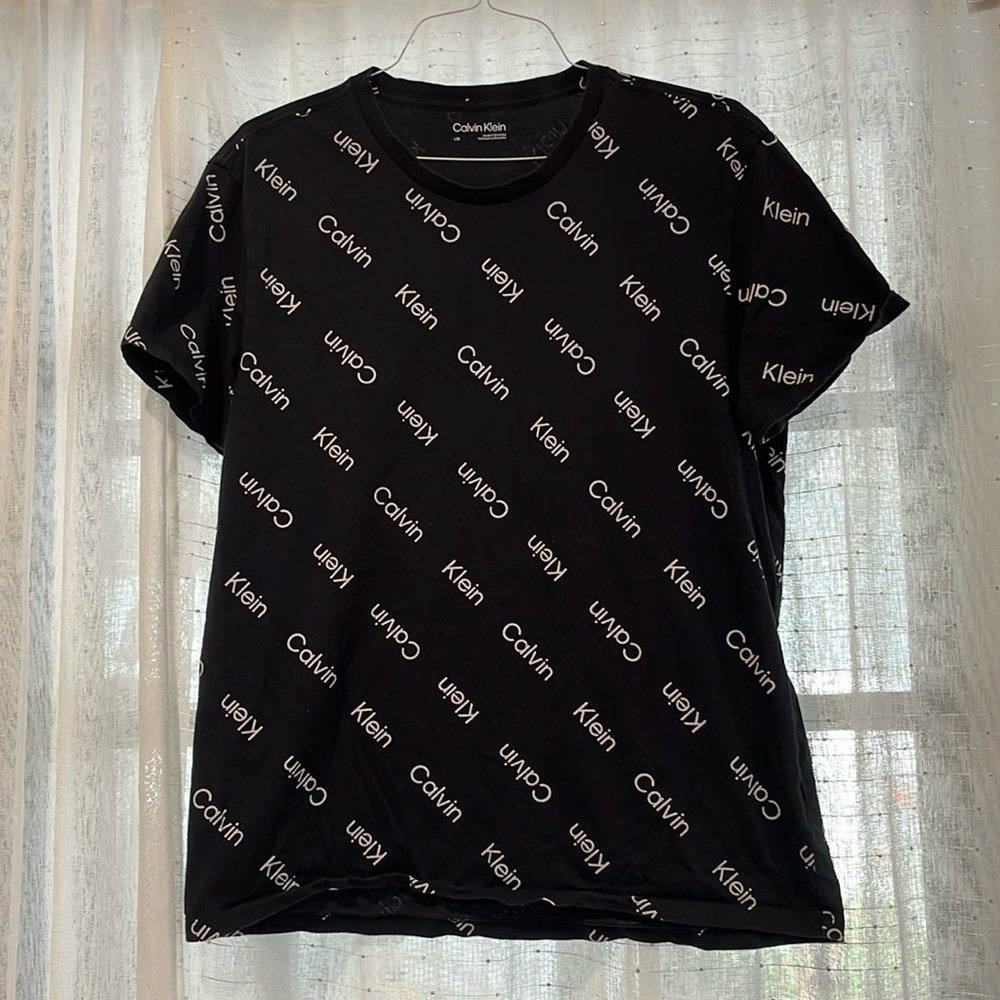Calvin Klein T-shirt size large